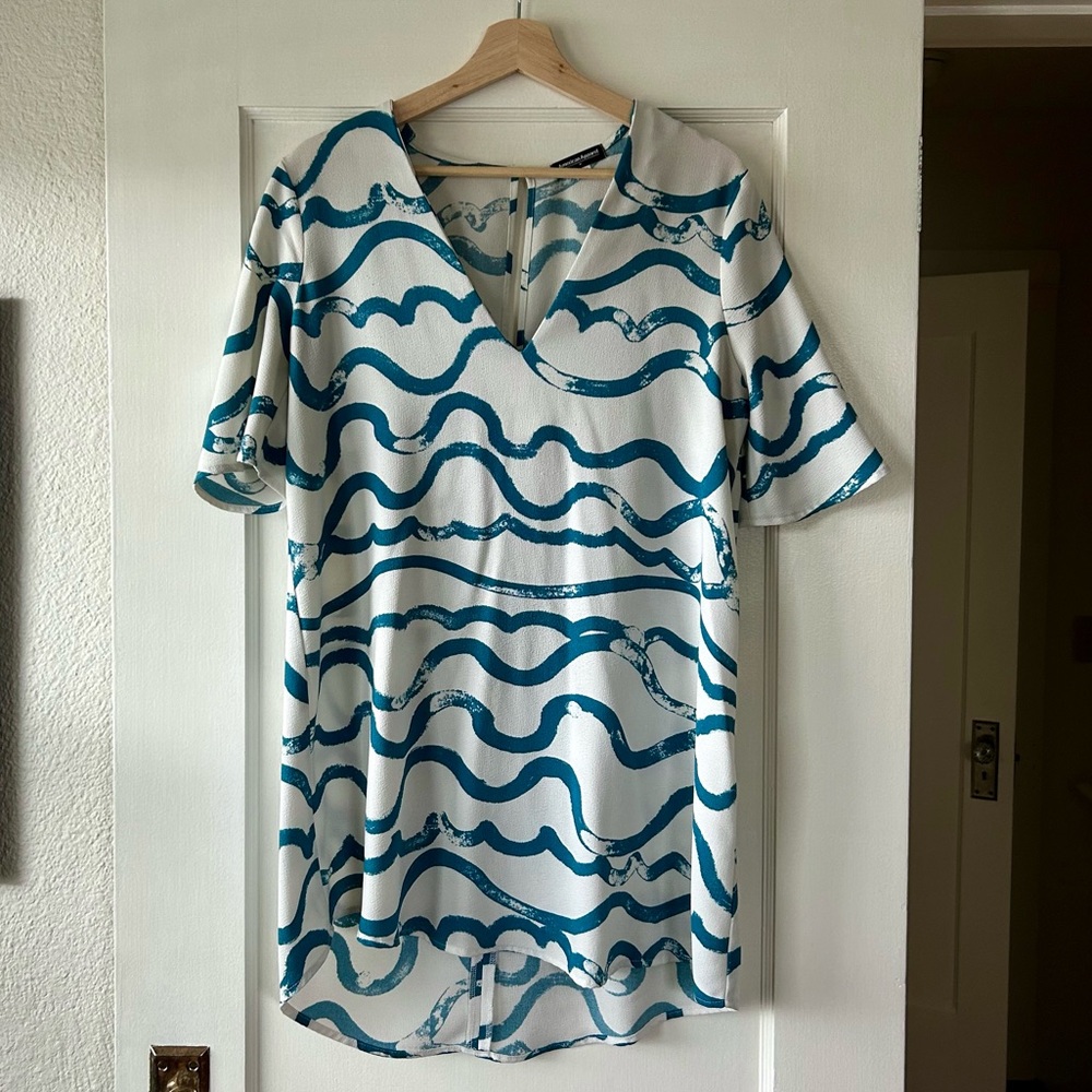 American Apparel Printed Crepe Slit Back V-Neck Mini Dress Women’s Size Medium